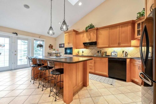 50 Cedargrove Lane Sw, Calgary, AB 