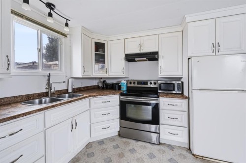 101 Huntstrom Drive Ne, Calgary, AB 