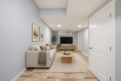 288 Corner Meadows Manor Ne, Calgary, AB 