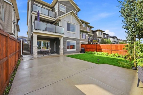 288 Corner Meadows Manor Ne, Calgary, AB 