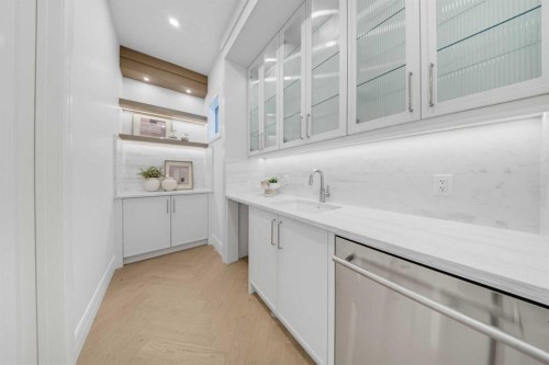 2407 4 Avenue Nw, Calgary, AB 