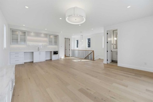 2407 4 Avenue Nw, Calgary, AB 