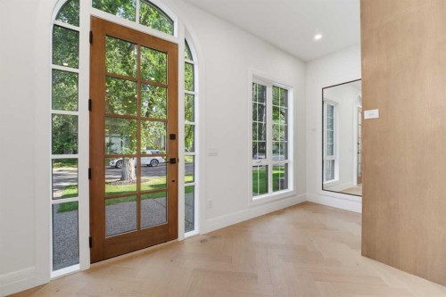 2407 4 Avenue Nw, Calgary, AB 