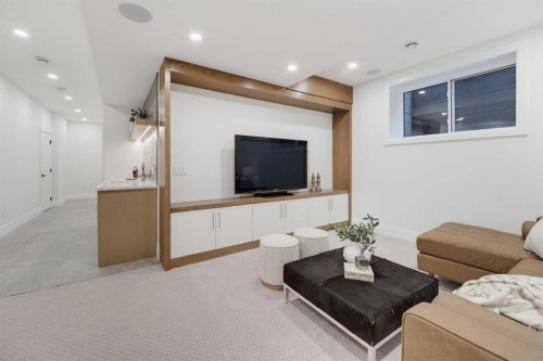 2407 4 Avenue Nw, Calgary, AB 