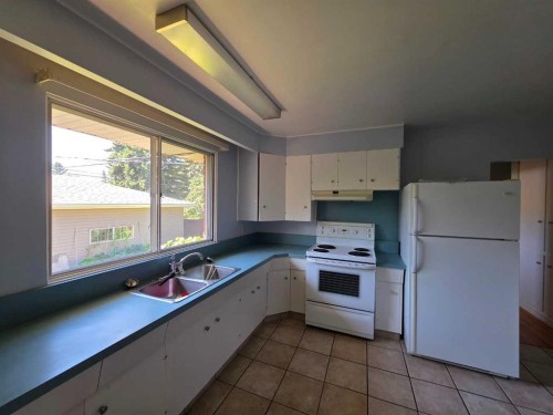 4215 Villa Crescent Nw, Calgary, AB 