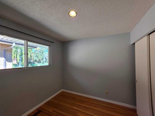4215 Villa Crescent Nw, Calgary, AB 