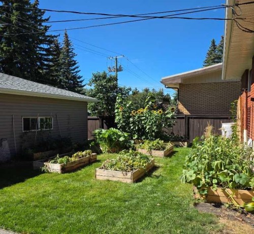 4215 Villa Crescent Nw, Calgary, AB 