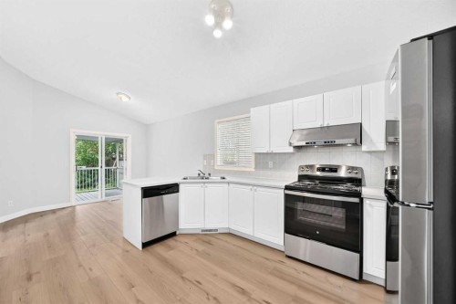 136 Bridlemeadows Common Sw, Calgary, AB 