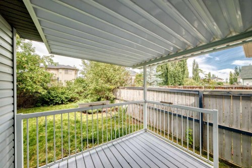 136 Bridlemeadows Common Sw, Calgary, AB 