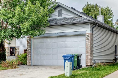136 Bridlemeadows Common Sw, Calgary, AB 