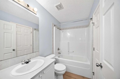 136 Bridlemeadows Common Sw, Calgary, AB 