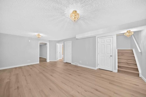 136 Bridlemeadows Common Sw, Calgary, AB 