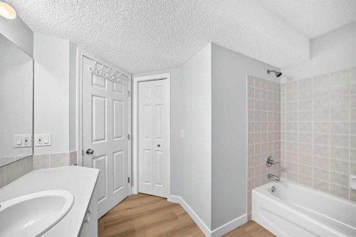 136 Bridlemeadows Common Sw, Calgary, AB 