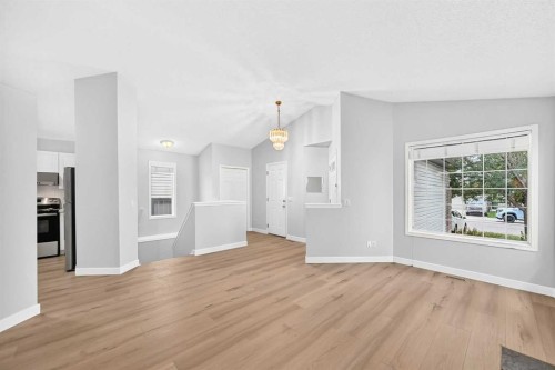 136 Bridlemeadows Common Sw, Calgary, AB 