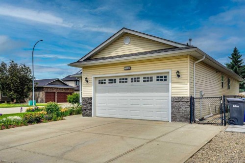 144 Hillcrest Cape, Strathmore, AB 