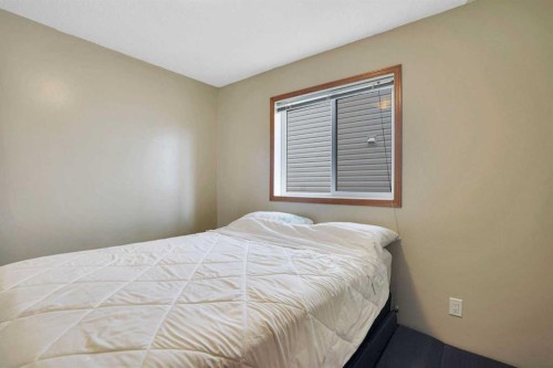 144 Hillcrest Cape, Strathmore, AB 