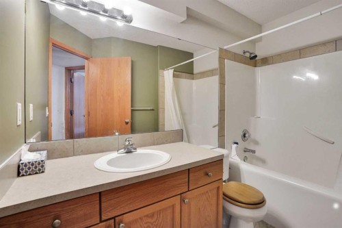 144 Hillcrest Cape, Strathmore, AB 