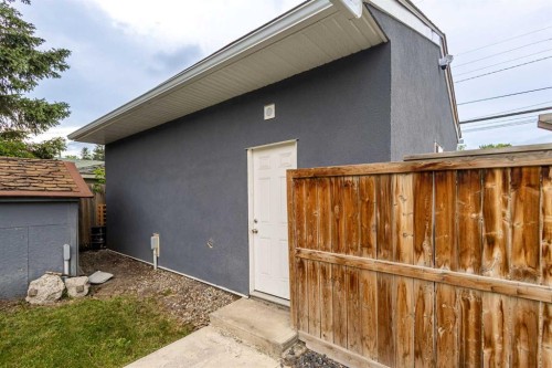 128 40 Avenue Nw, Calgary, AB 