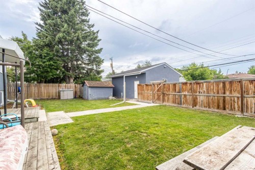 128 40 Avenue Nw, Calgary, AB 
