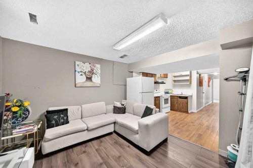 37 Falton Drive Ne, Calgary, AB 