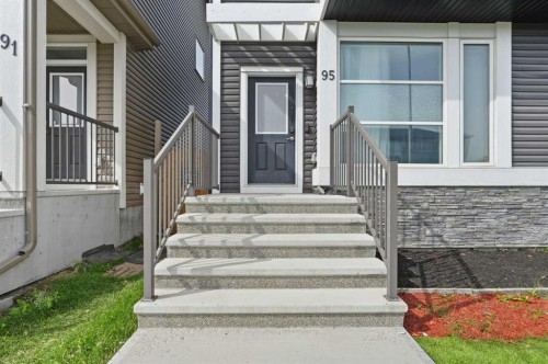 95 Corner Meadows Villas Ne, Calgary, AB 