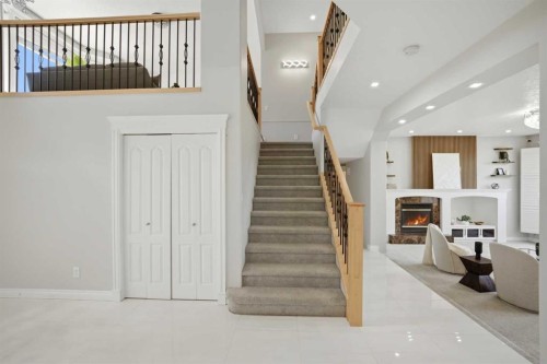1433 Strathcona Drive Sw, Calgary, AB 