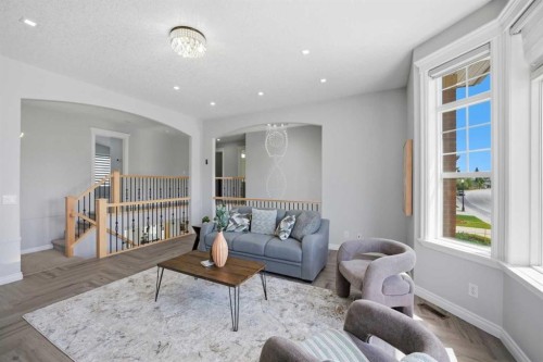1433 Strathcona Drive Sw, Calgary, AB 