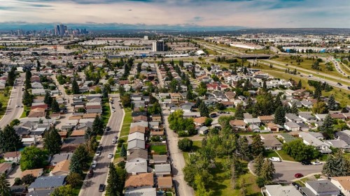 4112 13 Avenue Ne, Calgary, AB 