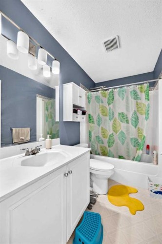 216 Mt Apex Green Se, Calgary, AB 