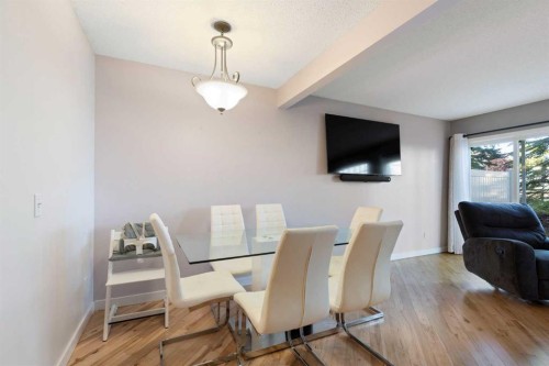 153 Everstone Place Sw, Calgary, AB 