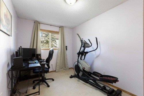 153 Everstone Place Sw, Calgary, AB 