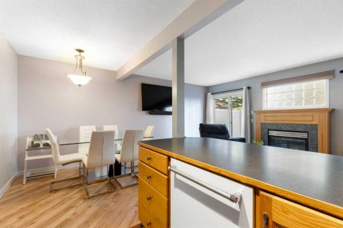 153 Everstone Place Sw, Calgary, AB 