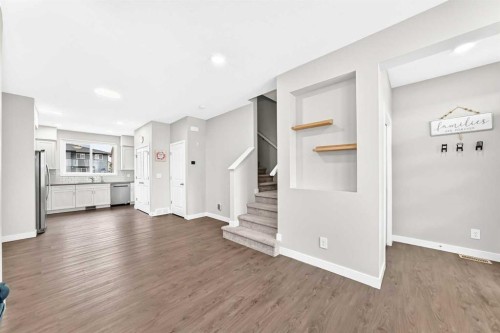 471 Livingston Way Ne, Calgary, AB 