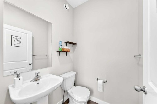 471 Livingston Way Ne, Calgary, AB 
