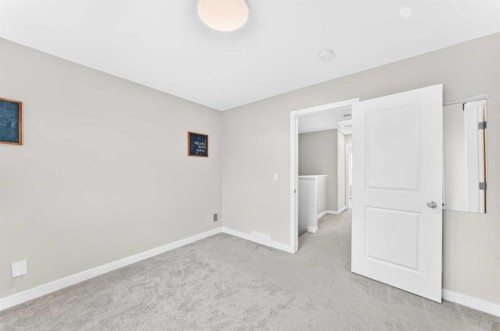 471 Livingston Way Ne, Calgary, AB 