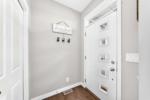 471 Livingston Way Ne, Calgary, AB 