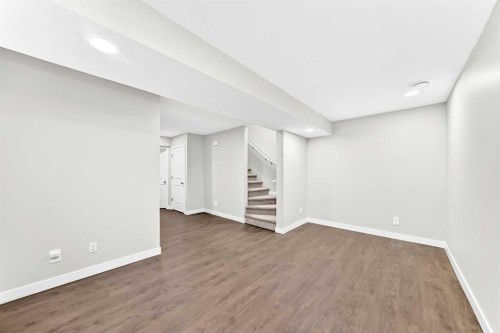471 Livingston Way Ne, Calgary, AB 