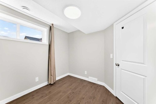 471 Livingston Way Ne, Calgary, AB 