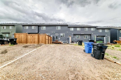 471 Livingston Way Ne, Calgary, AB 