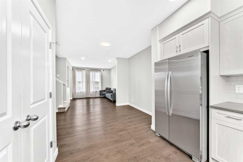 471 Livingston Way Ne, Calgary, AB 