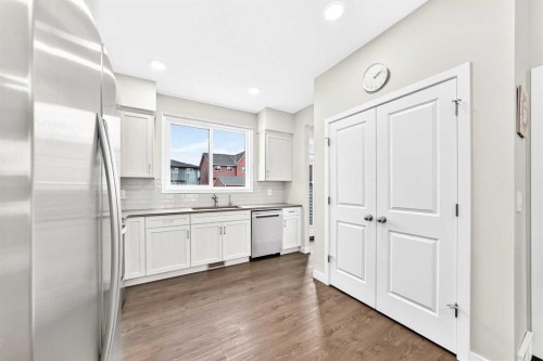 471 Livingston Way Ne, Calgary, AB 