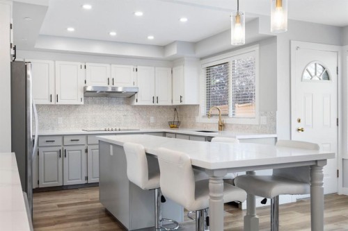 47 Canterbury Court Sw, Calgary, AB 