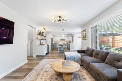 47 Canterbury Court Sw, Calgary, AB 