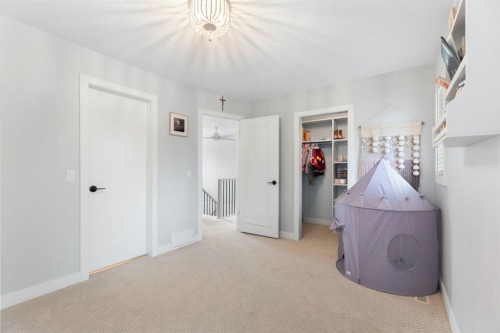 47 Canterbury Court Sw, Calgary, AB 