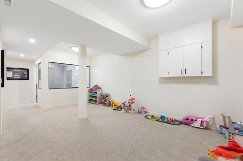 47 Canterbury Court Sw, Calgary, AB 
