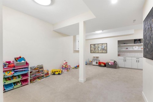 47 Canterbury Court Sw, Calgary, AB 