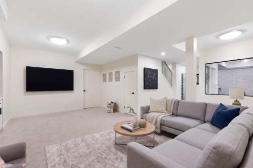 47 Canterbury Court Sw, Calgary, AB 
