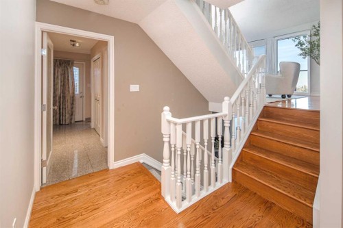44 Stradwick Way Sw, Calgary, AB 