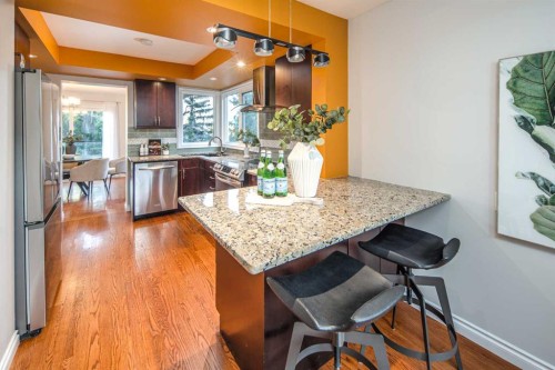44 Stradwick Way Sw, Calgary, AB 