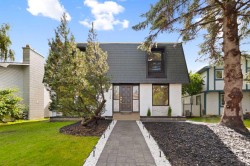 139 Silver Brook Road  Calgary, AB T3B 3H9